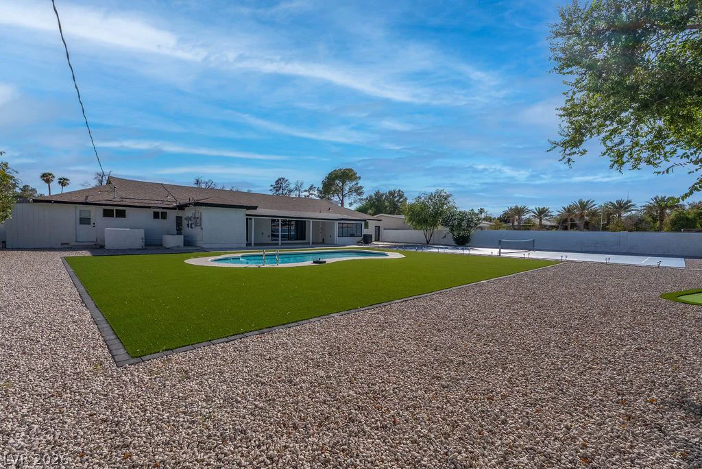 2106 Oakey, Las Vegas, NV 89102