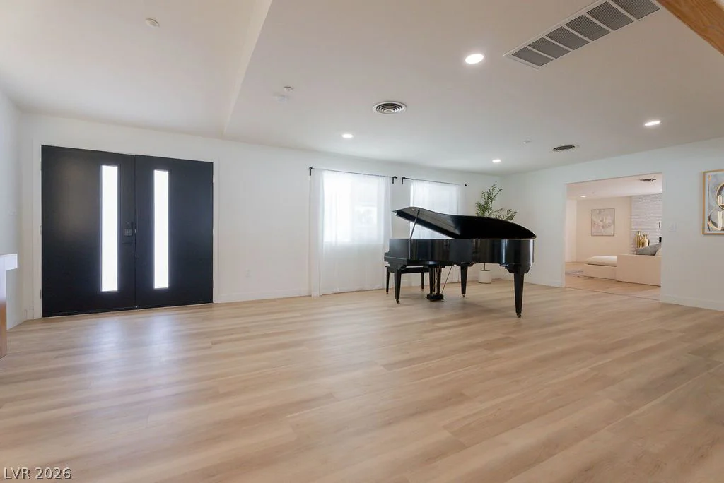 2106 Oakey, Las Vegas, NV 89102