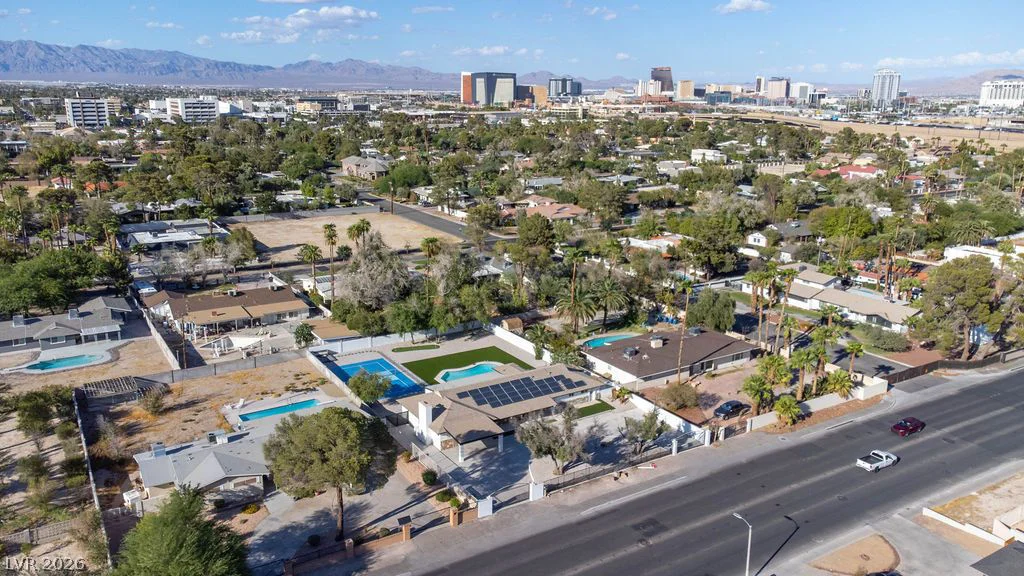 2106 Oakey, Las Vegas, NV 89102