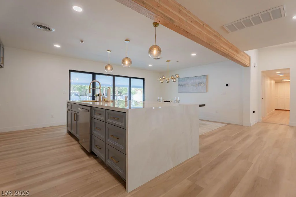2106 Oakey, Las Vegas, NV 89102