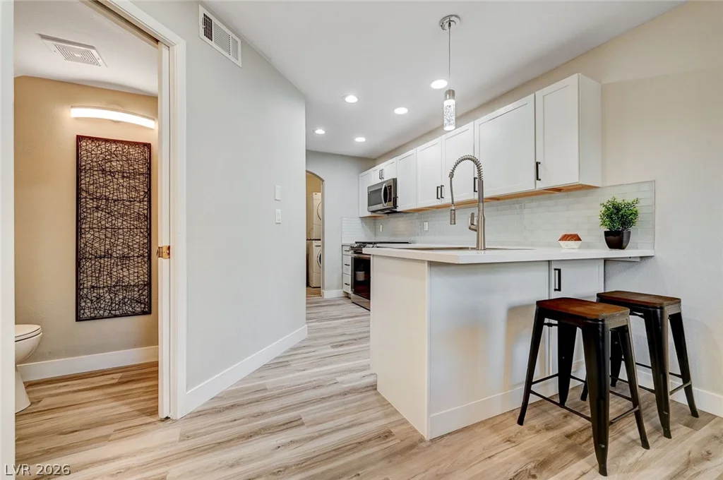 3950 Sandhill, Las Vegas, NV 89121