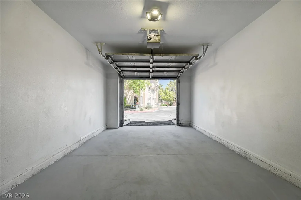 3950 Sandhill, Las Vegas, NV 89121