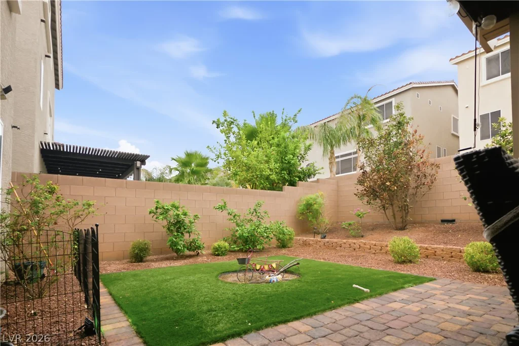 10121 Arbor Brook, Las Vegas, NV 89141