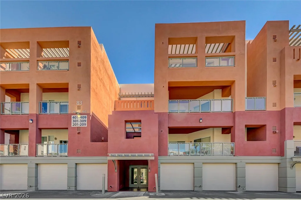 83 Agate, Las Vegas, NV 89123