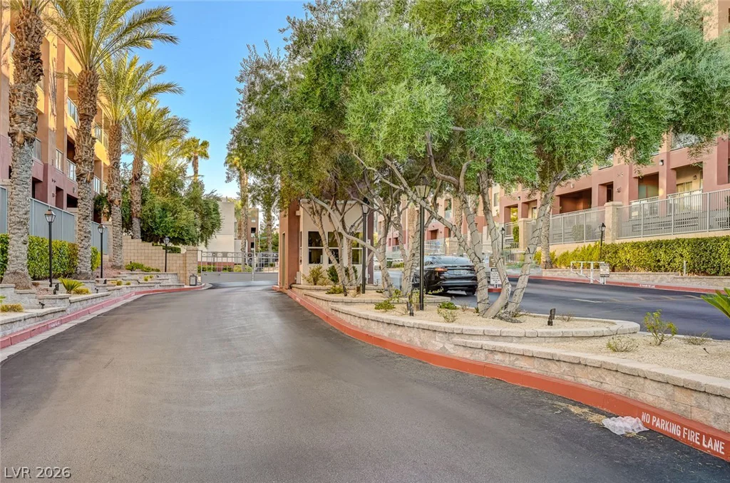 83 Agate, Las Vegas, NV 89123