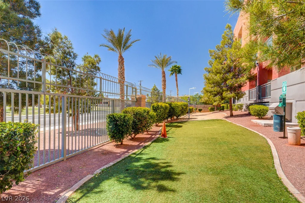 83 Agate, Las Vegas, NV 89123