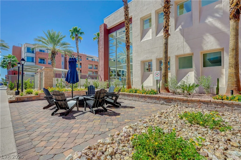 83 Agate, Las Vegas, NV 89123