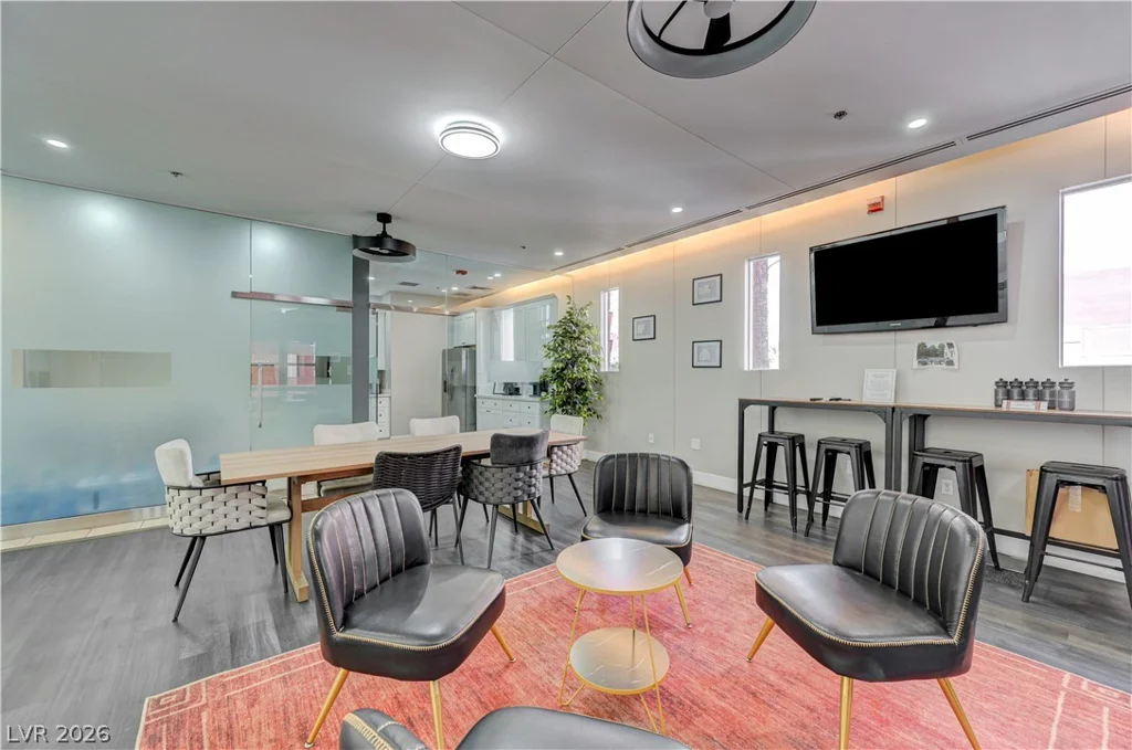 83 Agate, Las Vegas, NV 89123