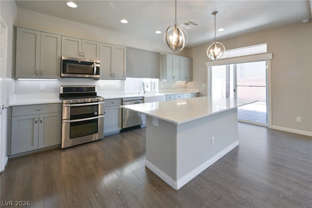 7266 Gypsy Canyon, Las Vegas, NV 89118