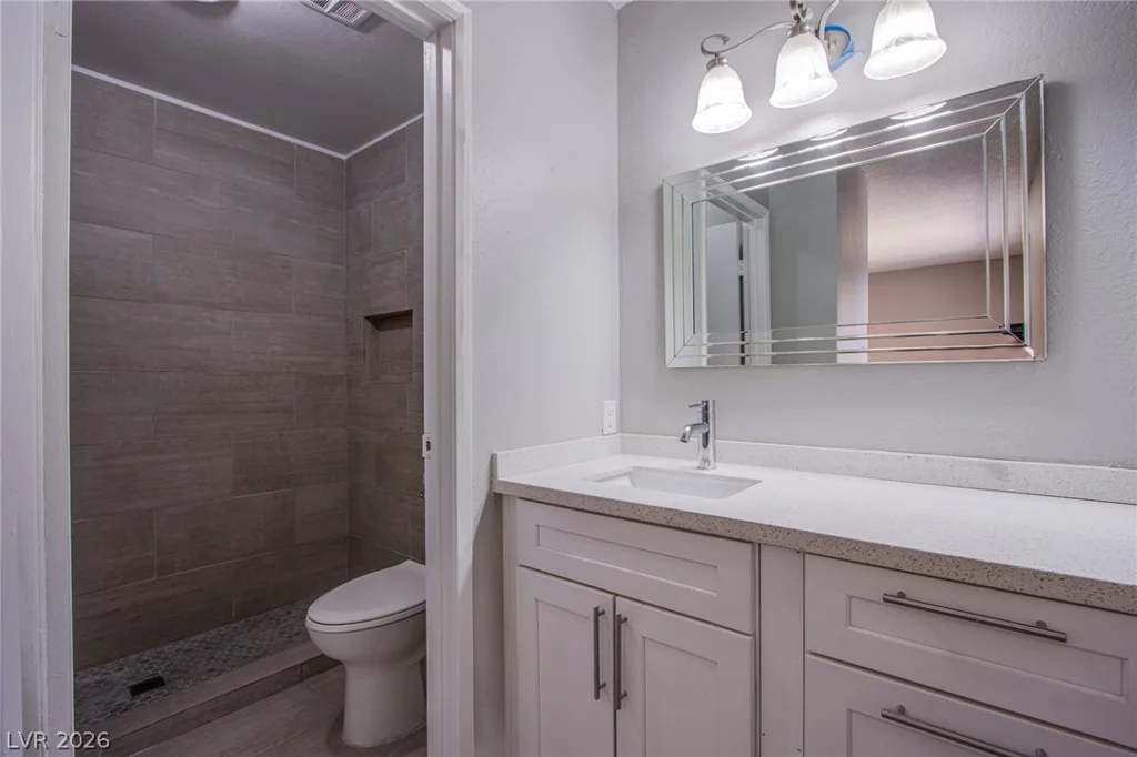 2456 Paradise Village, Las Vegas, NV 89120