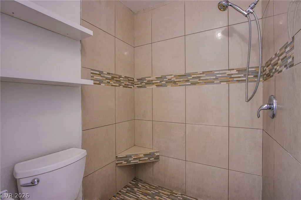 2456 Paradise Village, Las Vegas, NV 89120