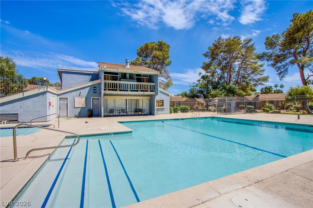 2456 Paradise Village, Las Vegas, NV 89120