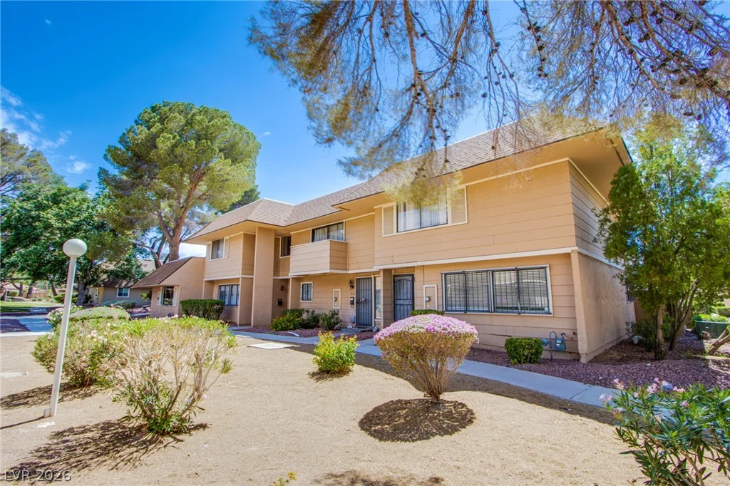 2456 Paradise Village, Las Vegas, NV 89120