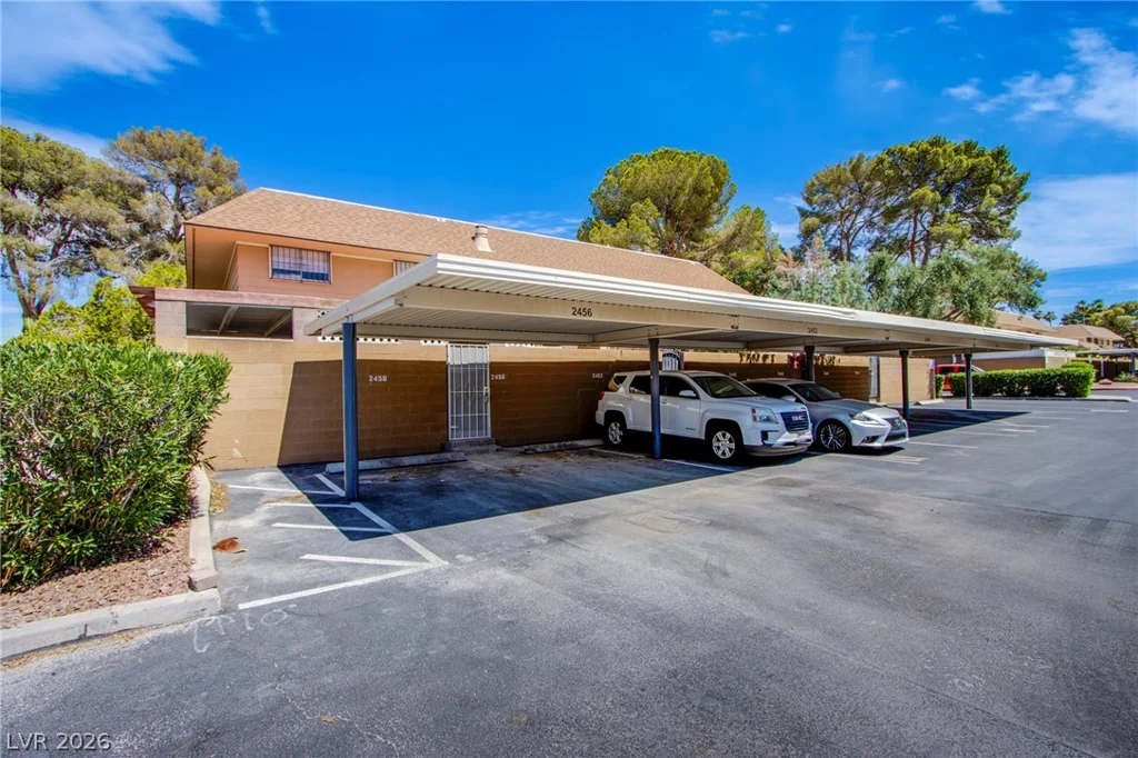 2456 Paradise Village, Las Vegas, NV 89120