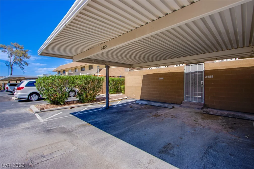2456 Paradise Village, Las Vegas, NV 89120