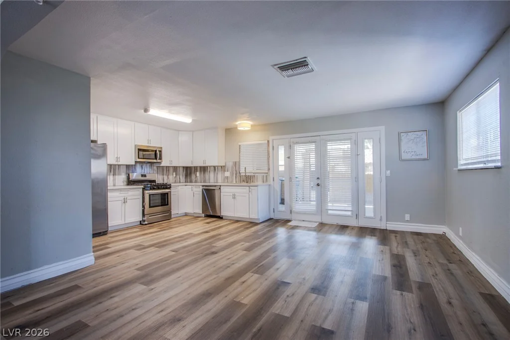 2456 Paradise Village, Las Vegas, NV 89120