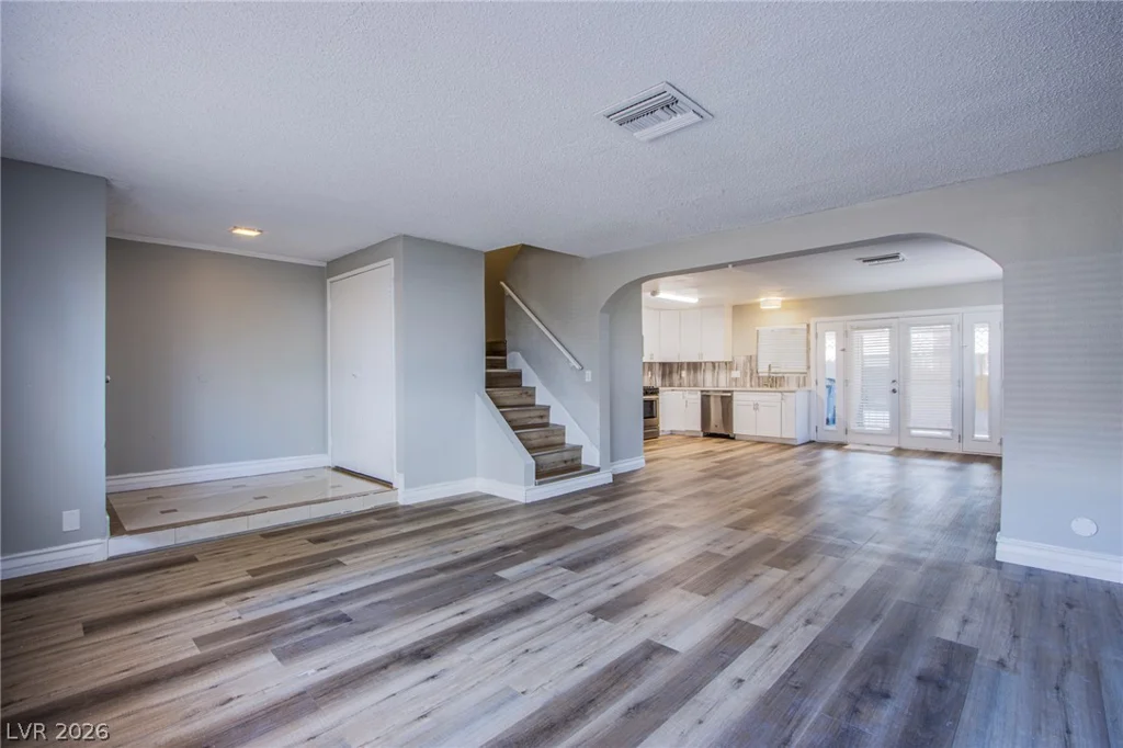 2456 Paradise Village, Las Vegas, NV 89120