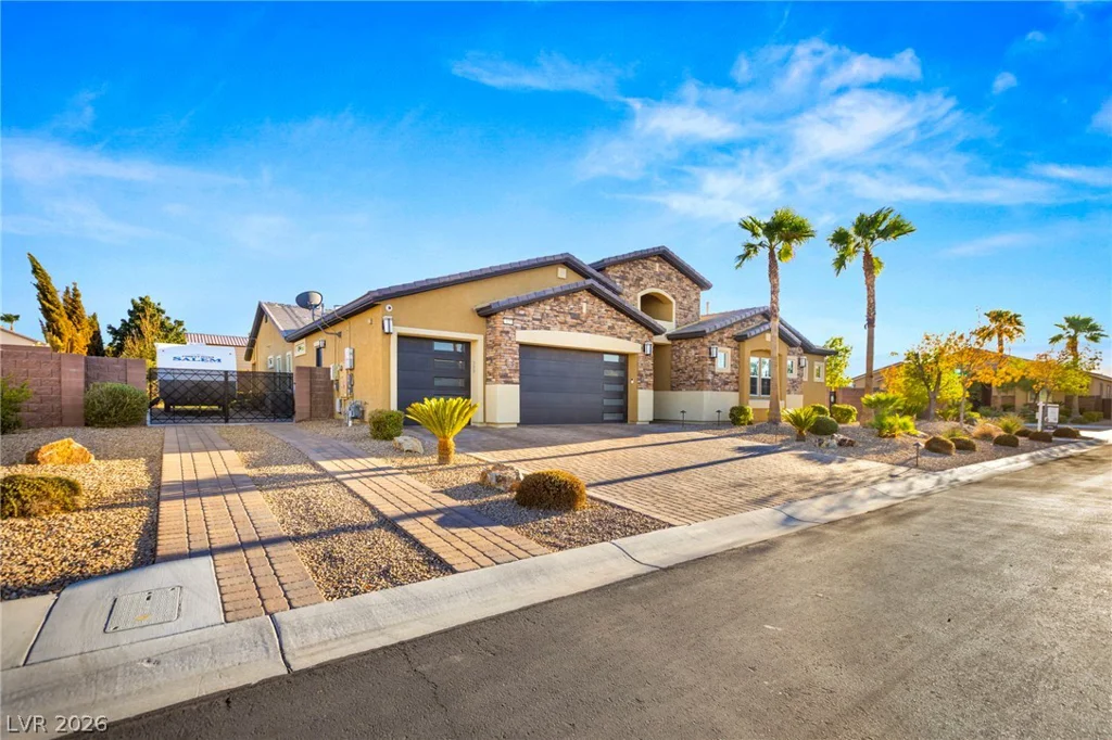 327 Castle Wynd, Las Vegas, NV 89183