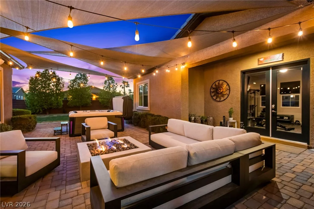 327 Castle Wynd, Las Vegas, NV 89183