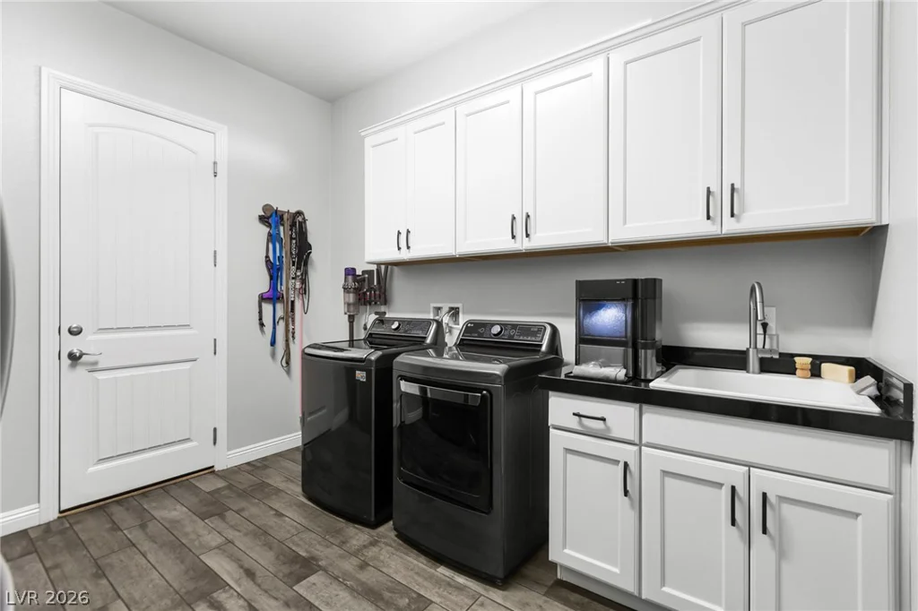 327 Castle Wynd, Las Vegas, NV 89183