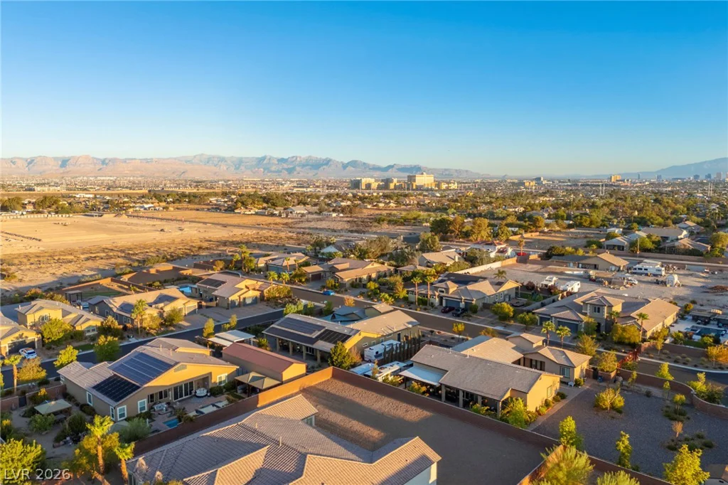 327 Castle Wynd, Las Vegas, NV 89183