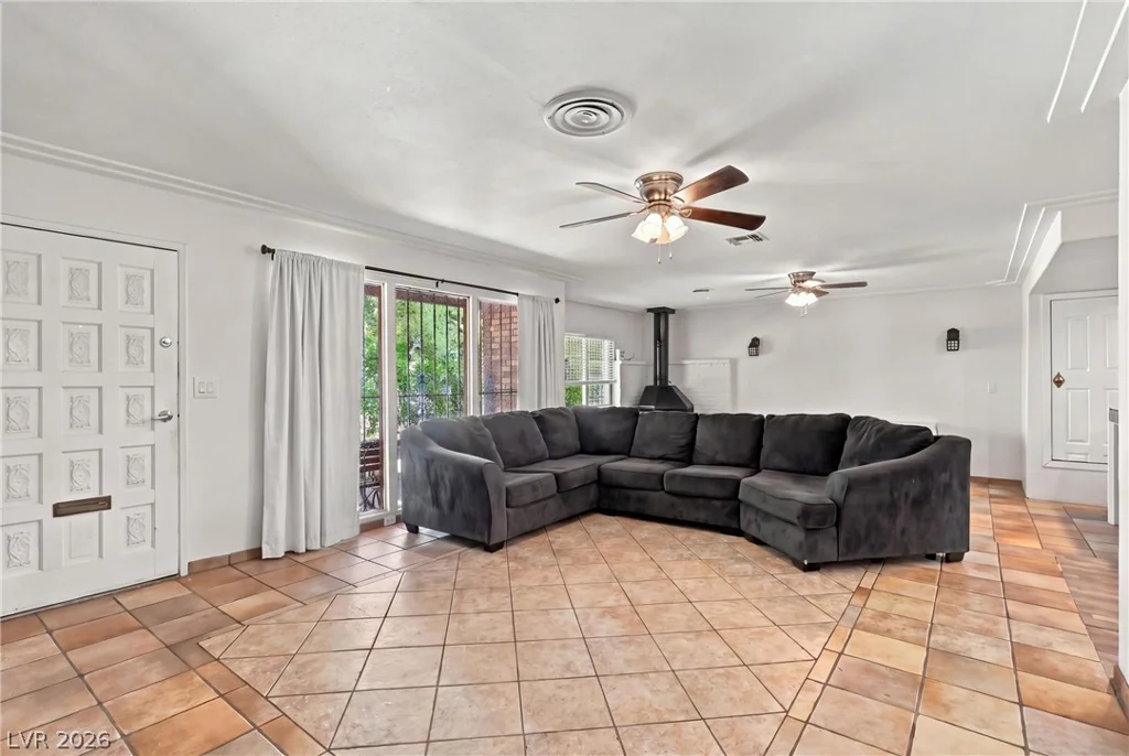 2828 Willoughby, Las Vegas, NV 89101