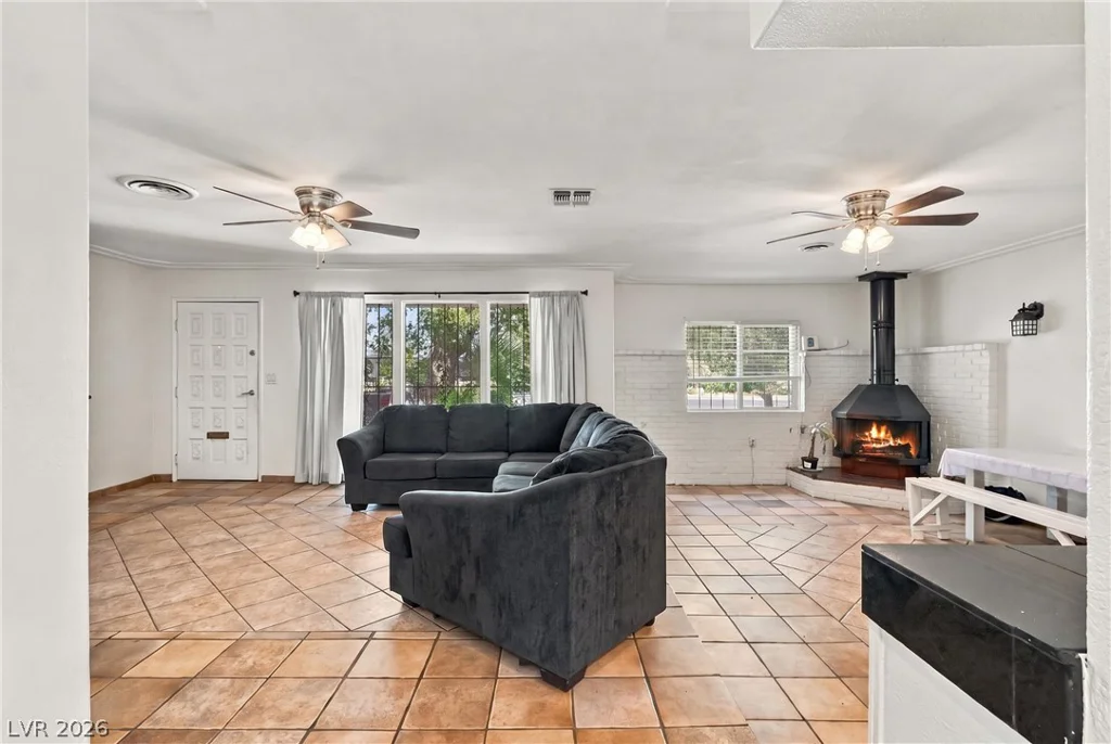 2828 Willoughby, Las Vegas, NV 89101