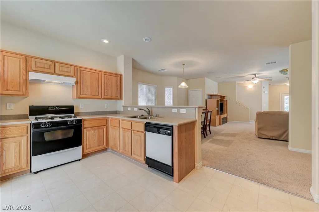 1711 Spotted Wolf, Las Vegas, NV 89123