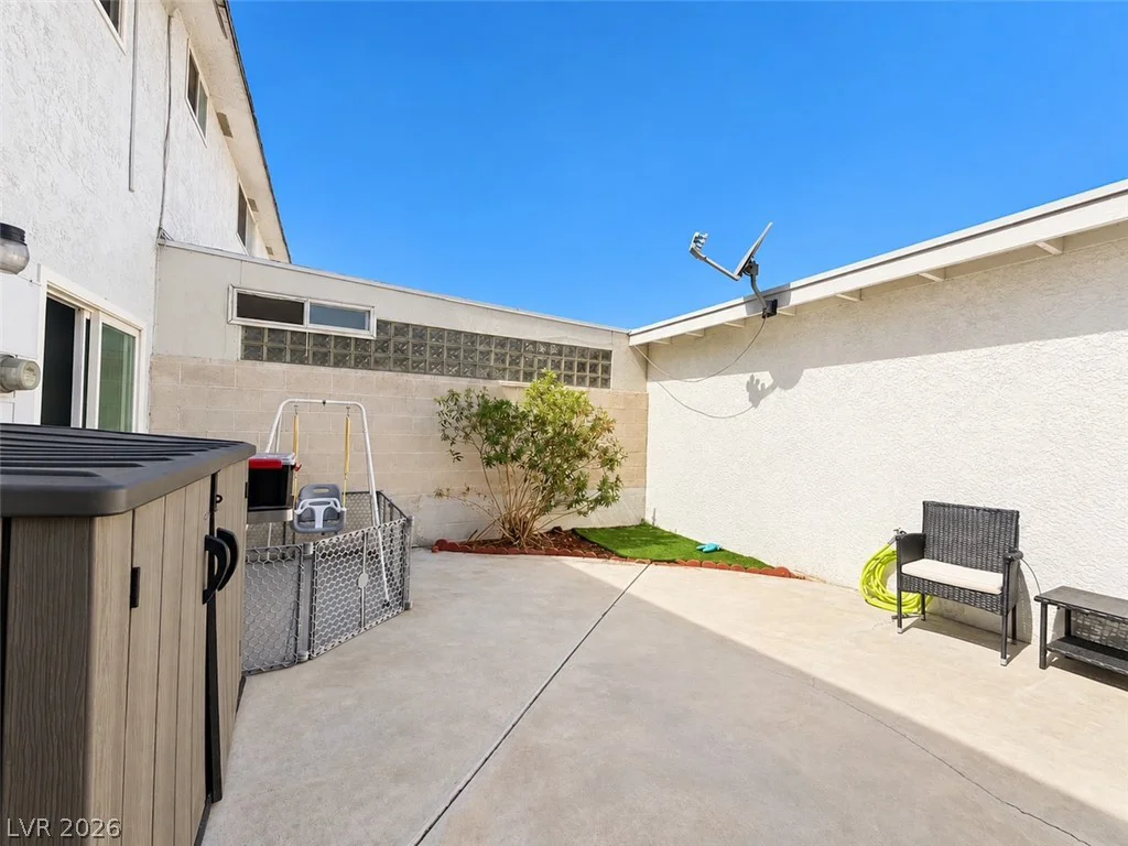 651 Greenbriar Townhouse, Las Vegas, NV 89121