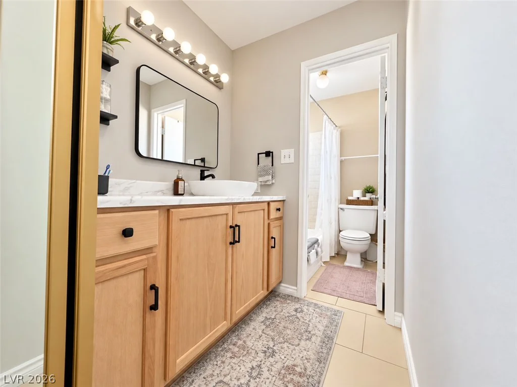 651 Greenbriar Townhouse, Las Vegas, NV 89121