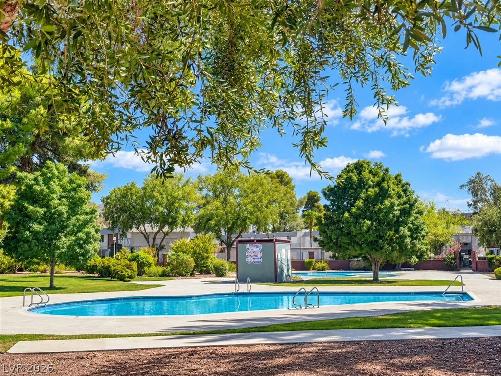 651 Greenbriar Townhouse, Las Vegas, NV 89121