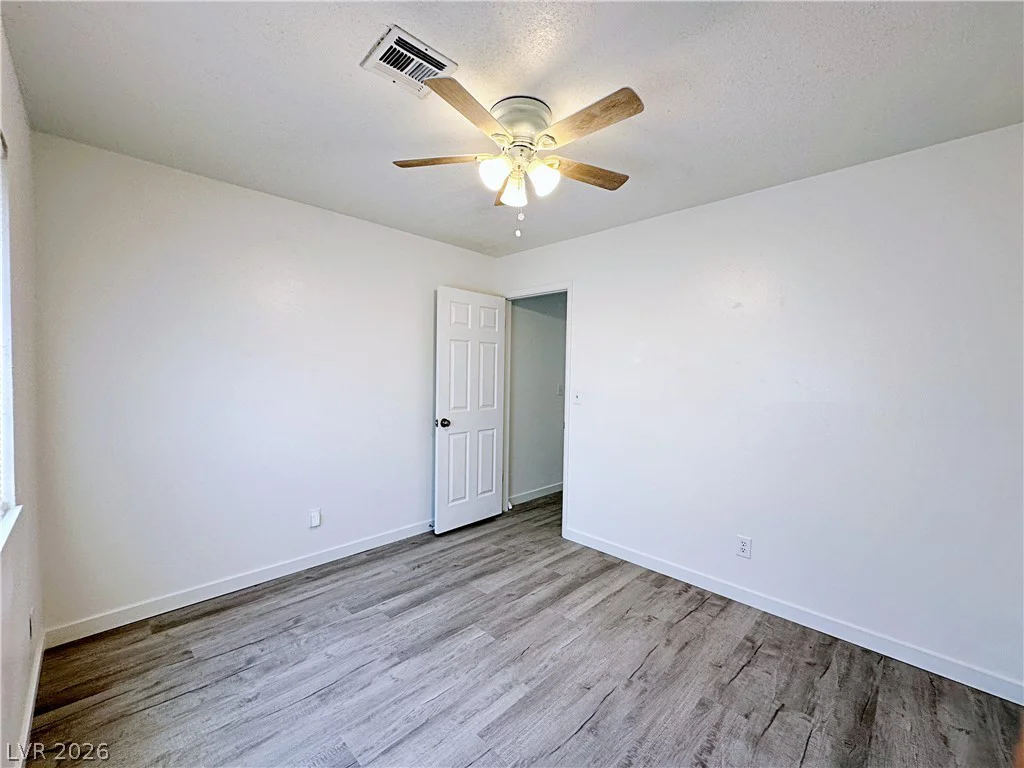 2501 Oak Glen, Las Vegas, NV 89115