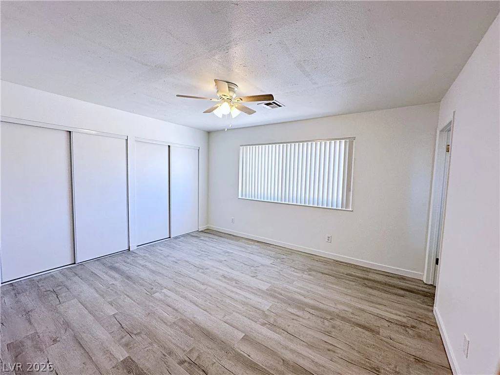 2501 Oak Glen, Las Vegas, NV 89115
