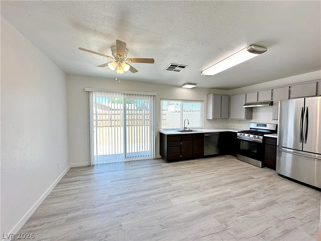 2501 Oak Glen, Las Vegas, NV 89115