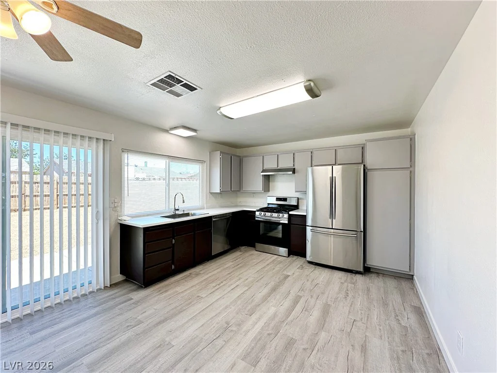 2501 Oak Glen, Las Vegas, NV 89115
