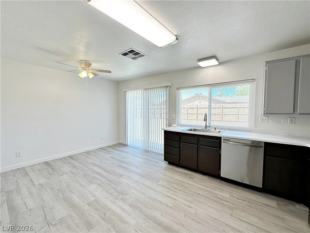 2501 Oak Glen, Las Vegas, NV 89115