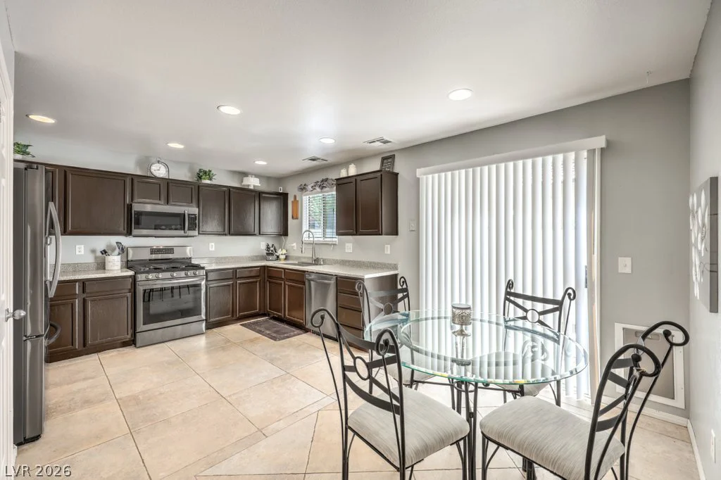 10669 Pueblo Springs, Las Vegas, NV 89183