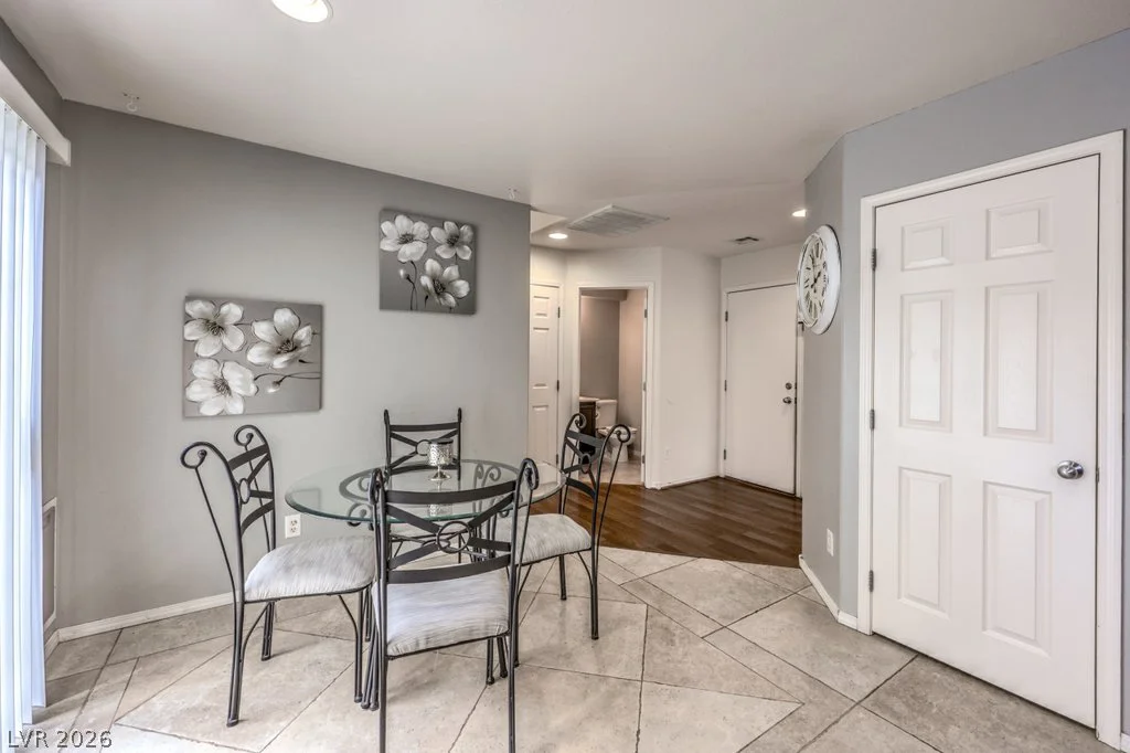 10669 Pueblo Springs, Las Vegas, NV 89183