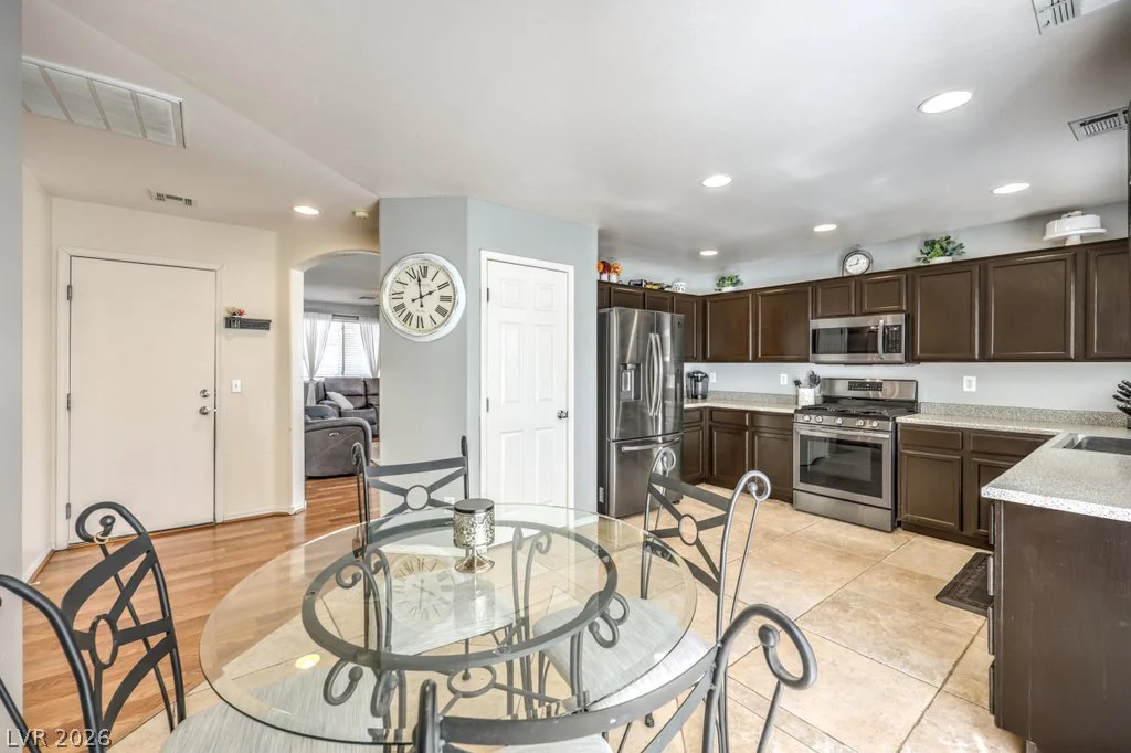10669 Pueblo Springs, Las Vegas, NV 89183