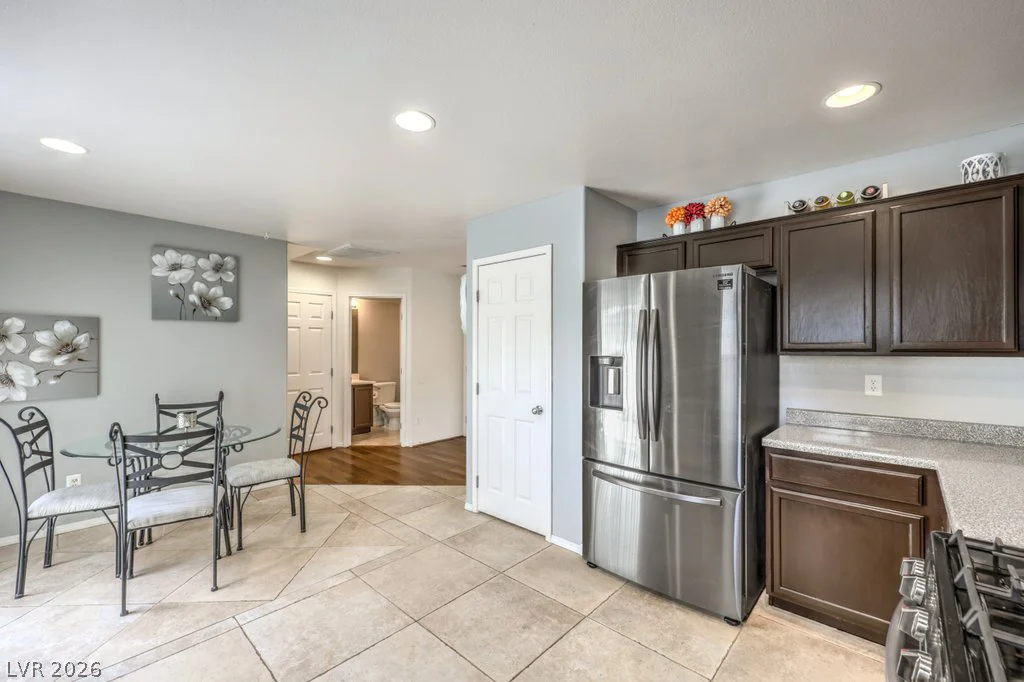 10669 Pueblo Springs, Las Vegas, NV 89183