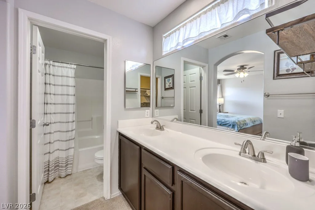10669 Pueblo Springs, Las Vegas, NV 89183