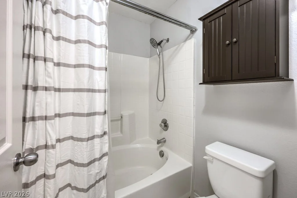 10669 Pueblo Springs, Las Vegas, NV 89183