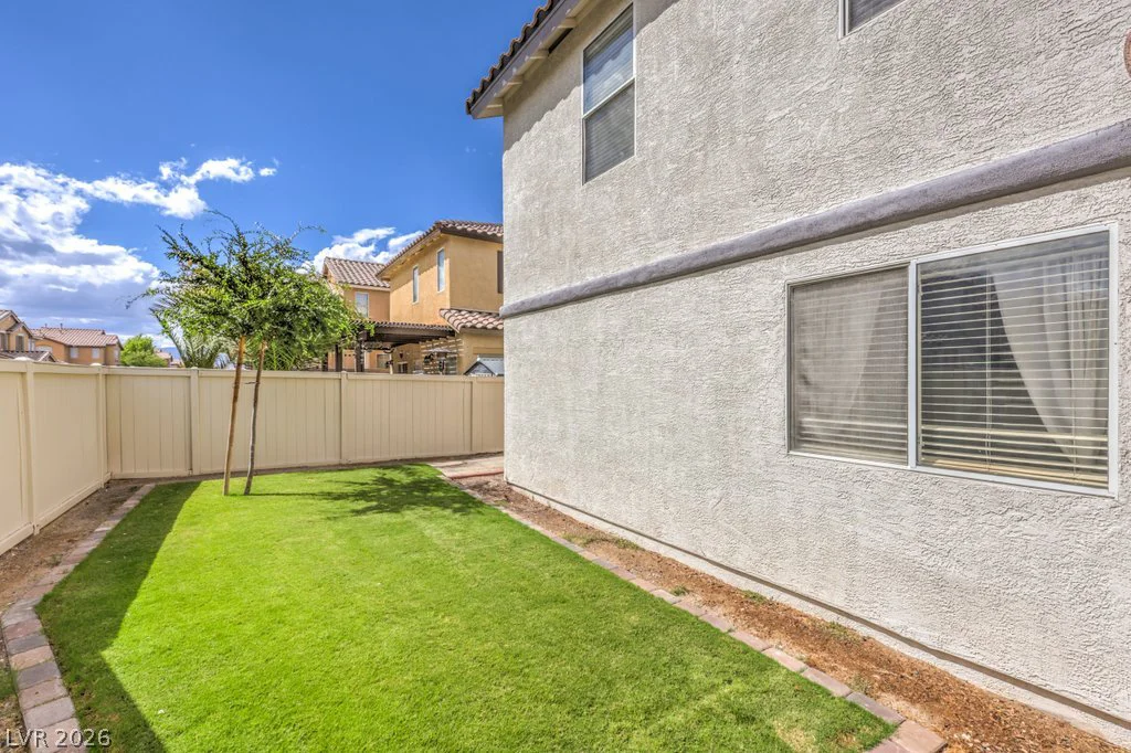 10669 Pueblo Springs, Las Vegas, NV 89183