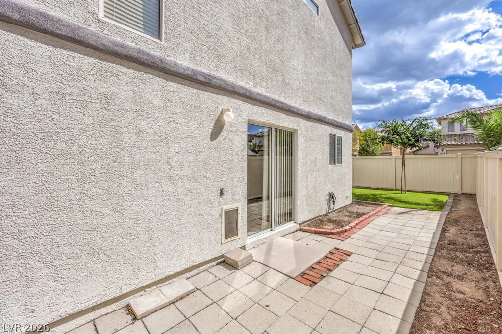 10669 Pueblo Springs, Las Vegas, NV 89183
