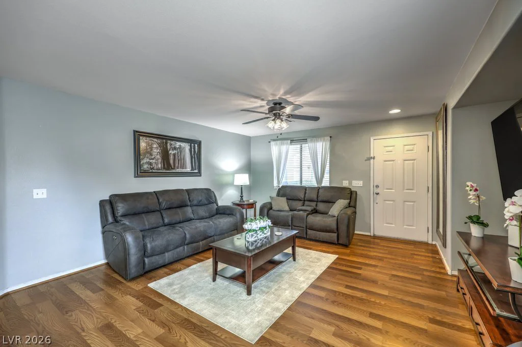 10669 Pueblo Springs, Las Vegas, NV 89183