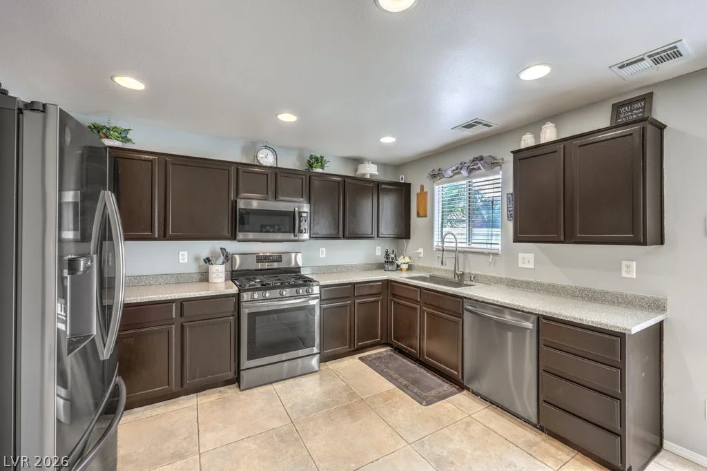 10669 Pueblo Springs, Las Vegas, NV 89183