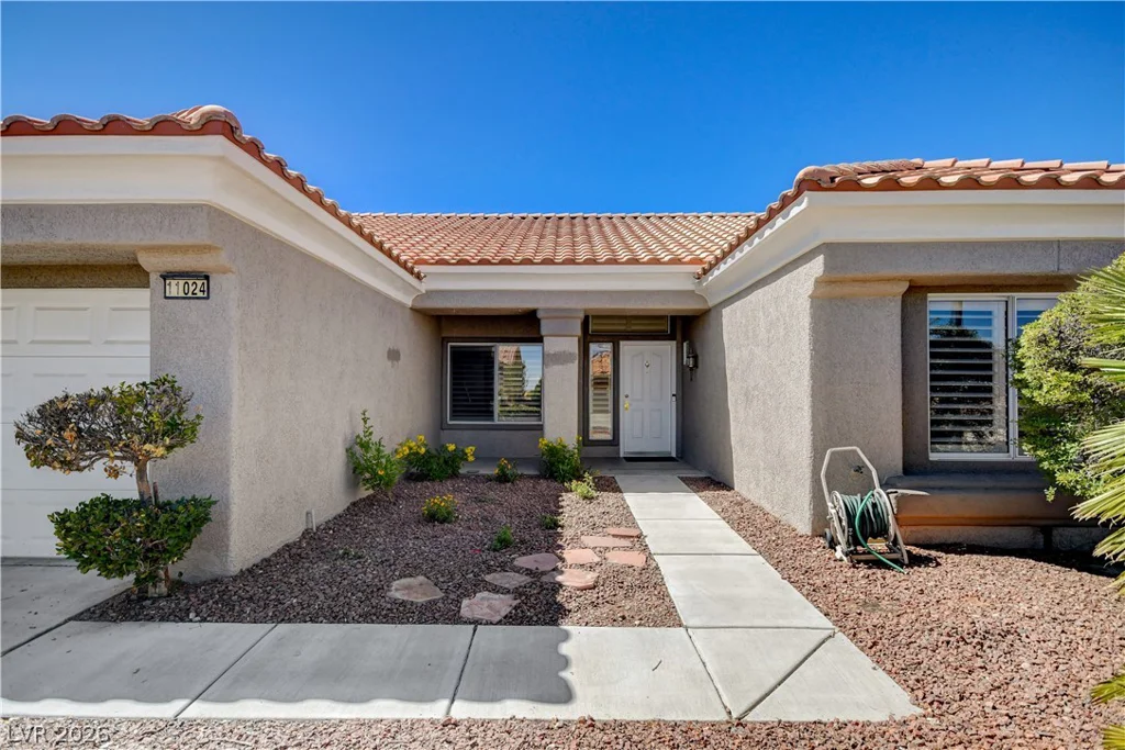 11024 Clarion, Las Vegas, NV 89134