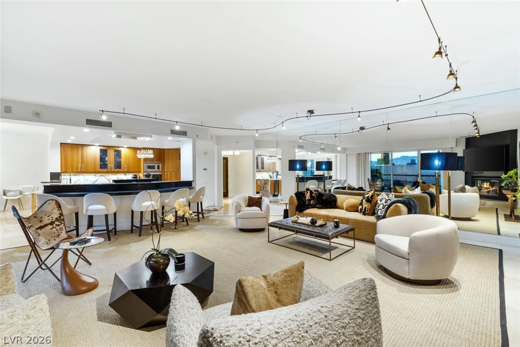 2857 Paradise, Las Vegas, NV 89109