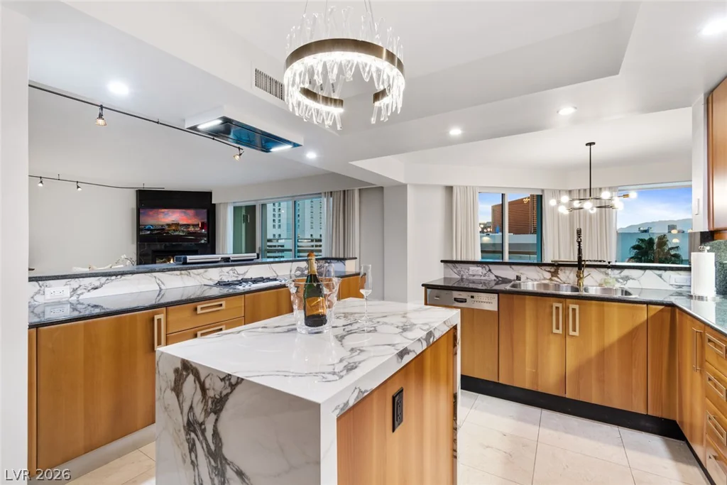 2857 Paradise, Las Vegas, NV 89109