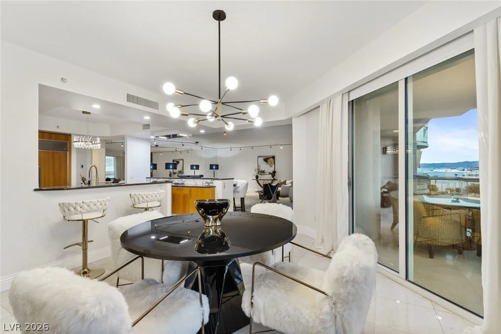 2857 Paradise, Las Vegas, NV 89109